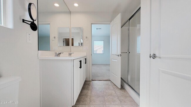 Building Photo - 56 S 190th Ln