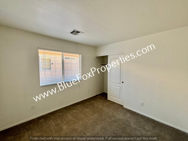 Building Photo - 2089 W Cholla Vista Dr