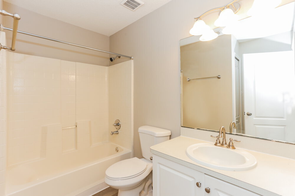 Building Photo - 213 Park Ave