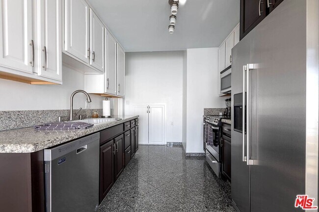 Building Photo - 18065 W Coastline Dr