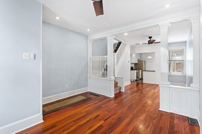 Building Photo - 2225 Taggert St