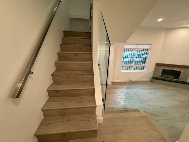 Building Photo - 431 N Alhambra Ave