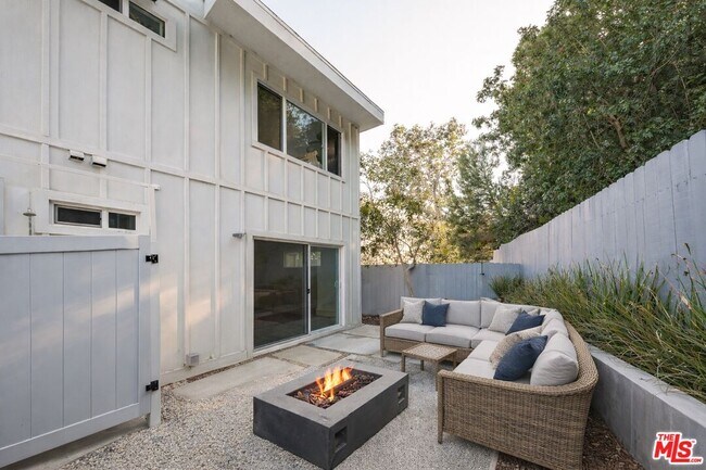 Building Photo - 6467 Sycamore Meadows Dr