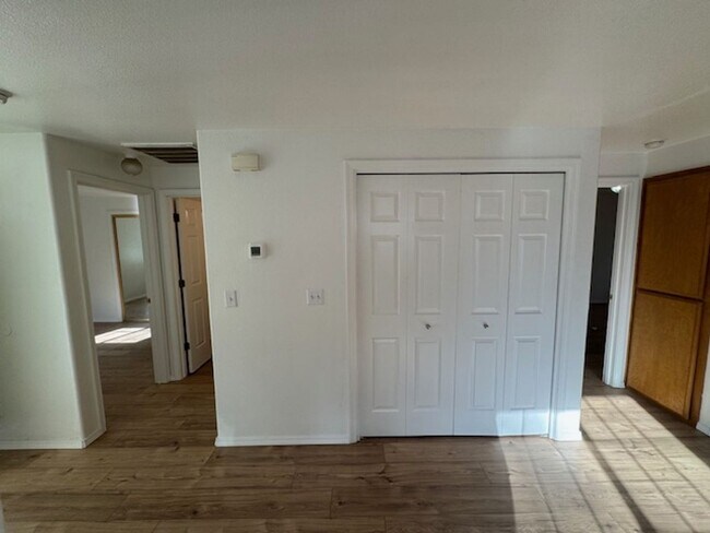 Building Photo - 572-574 COUNTRYSIDE