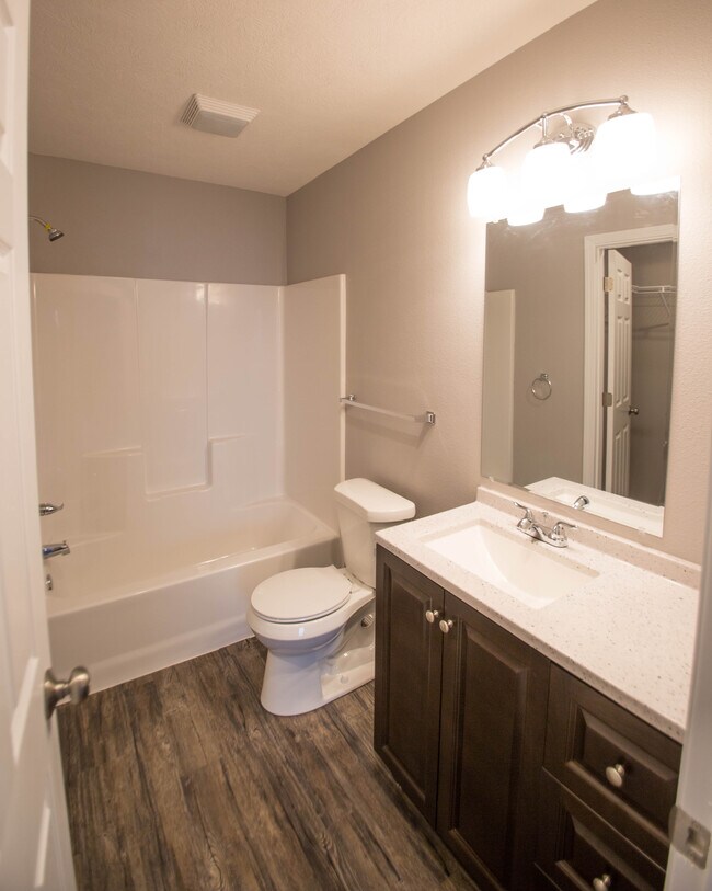 Building Photo - 805 Windmill Dr