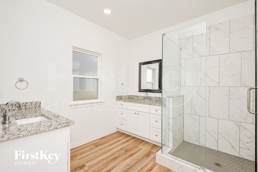 Building Photo - 7328 Parkside Pl Dr