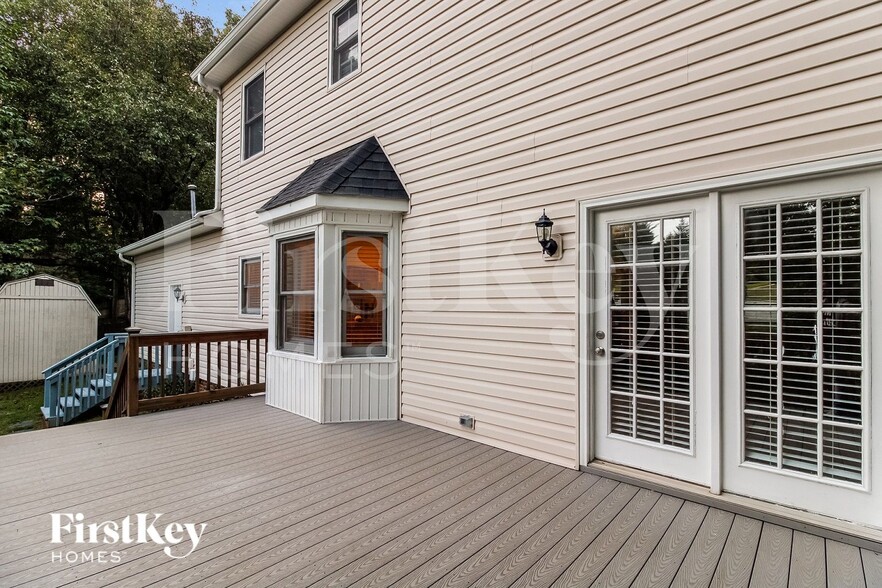 Building Photo - 3612 River Lake Ct