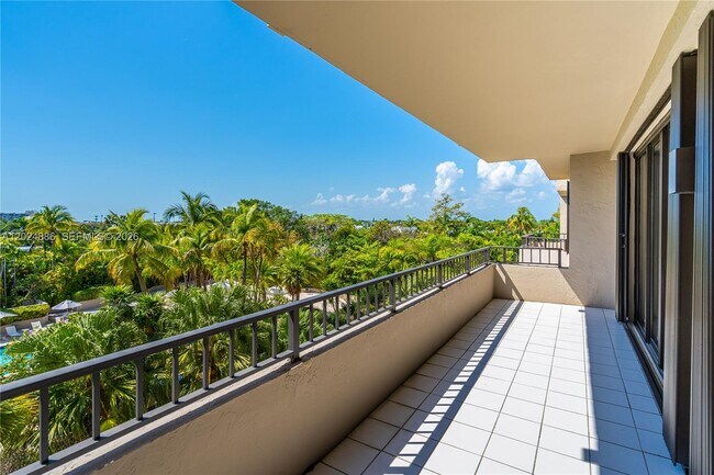 Building Photo - 151 Crandon Blvd