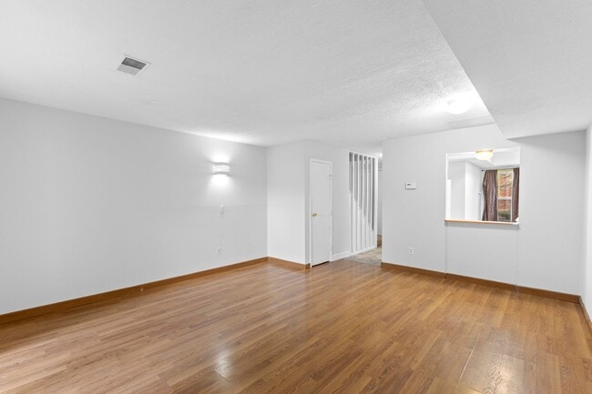 Building Photo - Spacious 3-Bedroom with Private Patio in Westerville