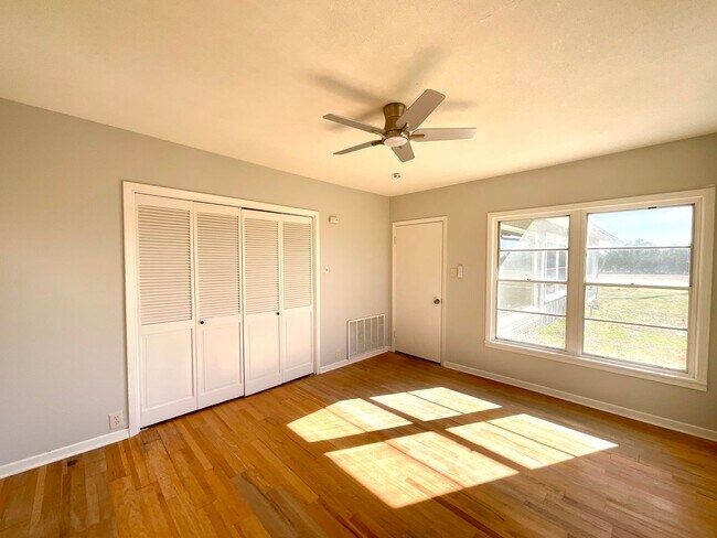 Building Photo - **APPLICATION RECEIVED**  Charming Home on 2 Acres Outside Burnet – Wood Floors, Bonus Room & Ani...