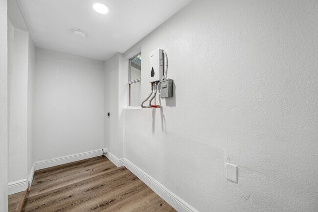 Building Photo - Fully Renovated 3-Bedroom, 2-Bathroom Home...