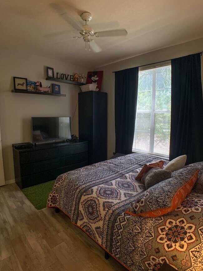Building Photo - Great 1 Bedroom / 1 Bathroom Condo in Downtown Orlando!