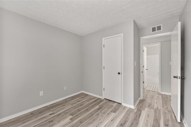 Building Photo - 308 Cumberland Ct SE