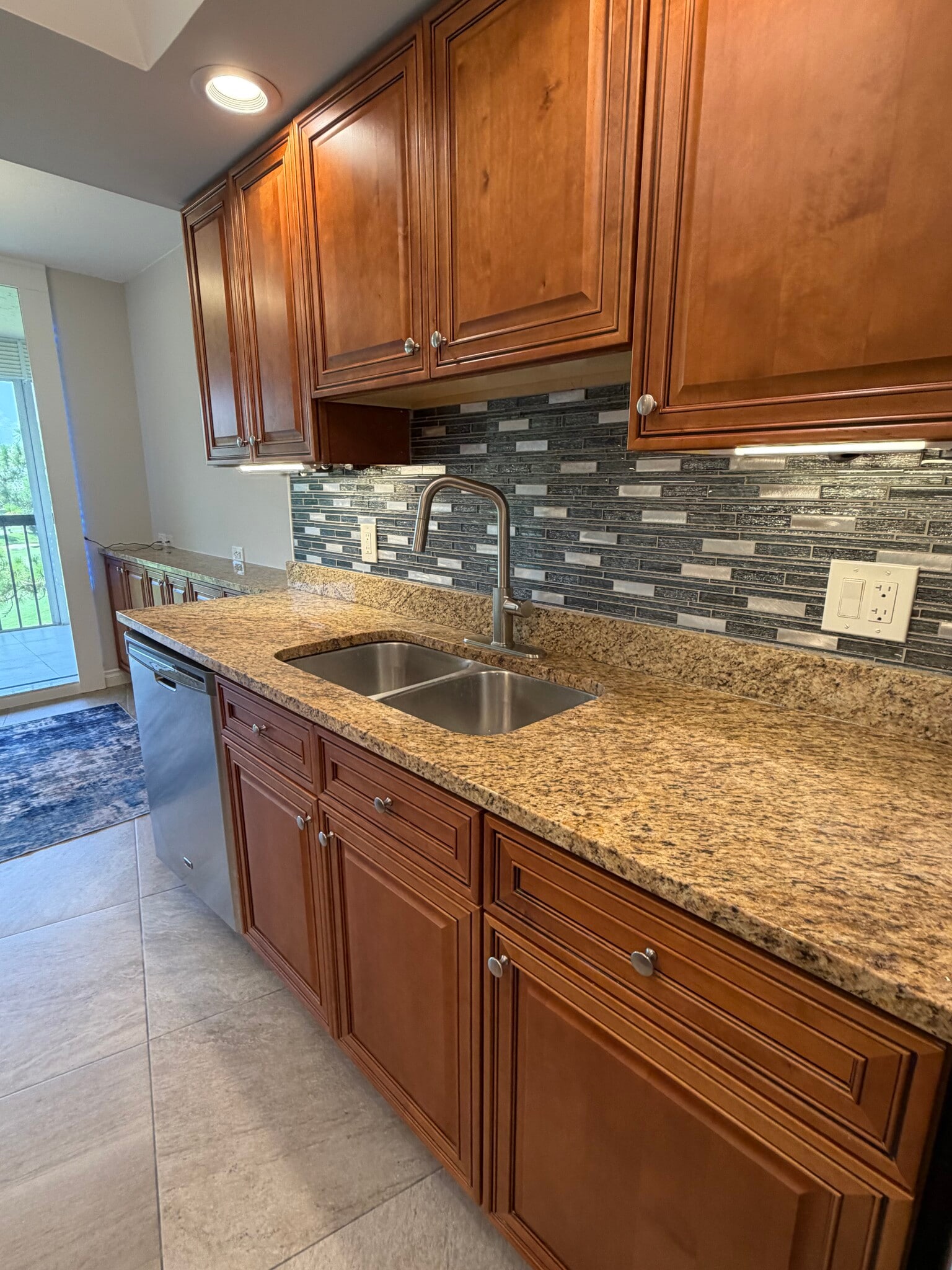 Building Photo - 5279 Fountains Dr S