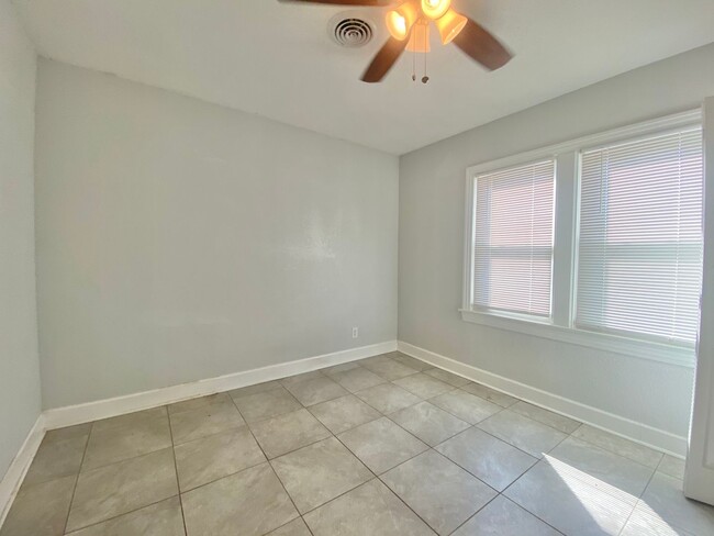 Building Photo - Move In Special! $500 off the Second Month...