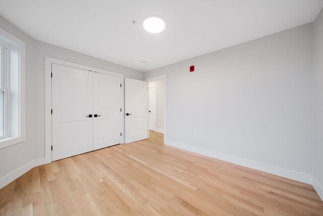 Building Photo - 7-9 Wenham St