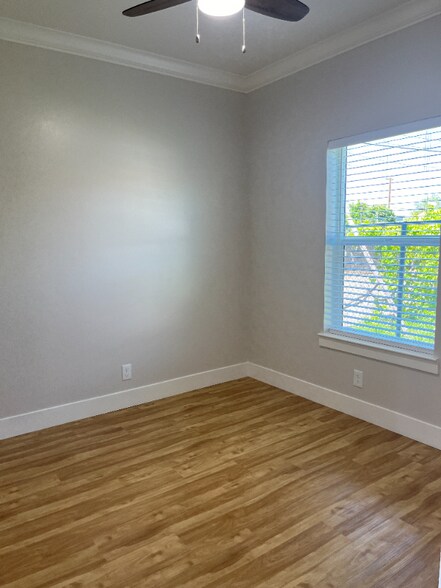 Building Photo - 6318 Ventura St