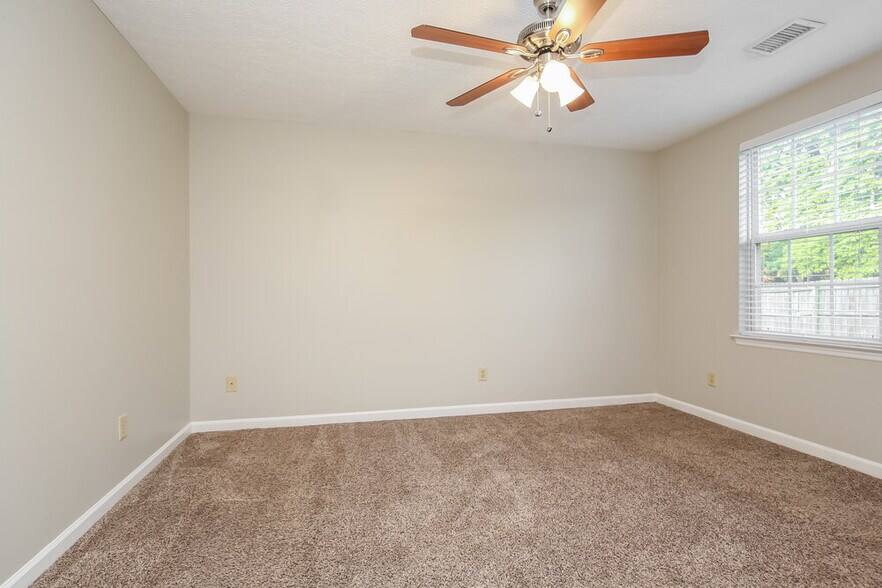 Building Photo - 100 Bradford Cir