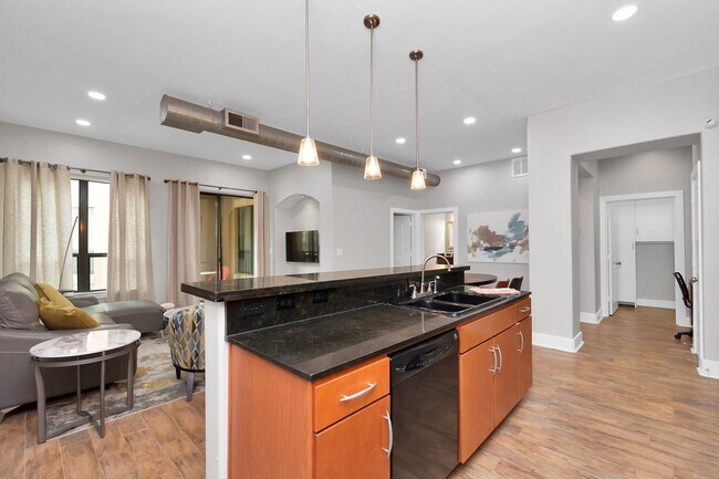 Building Photo - 1901 Post Oak Blvd