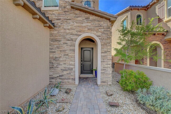 Building Photo - 8067 Tank Loop St