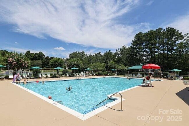 Building Photo - 3304 Mannington Dr