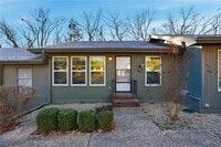 Building Photo - 10 Dogwood Cir