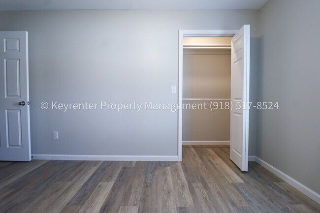 Building Photo - 4124 W 56th Pl