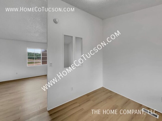 Building Photo - 1591 W Patton St