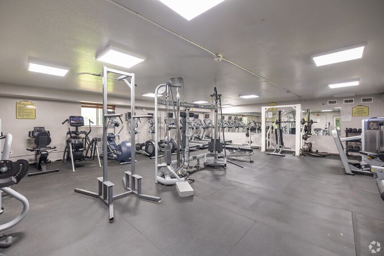 Paradise Isles Apartments - 11020 SW 196th St Miami FL 33157