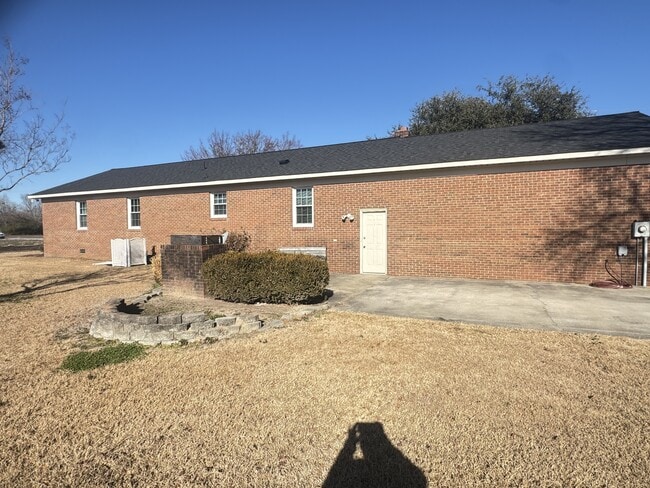 Building Photo - 3564 Mills Rd