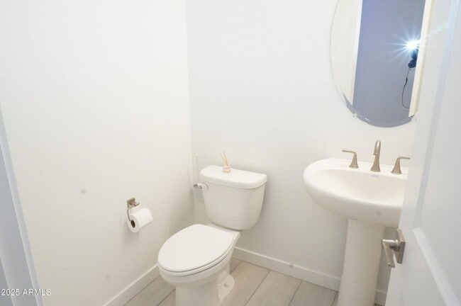 Building Photo - 40562 W Michaels Dr