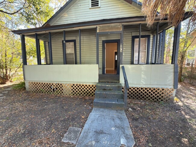 Building Photo - 1672 W 2nd St