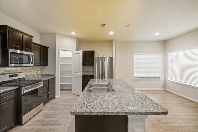 Building Photo - 8313 Twisted Pne Wy