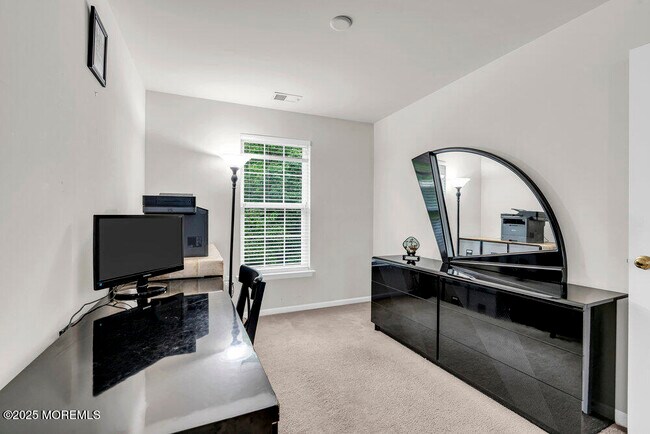 Building Photo - 8 Connor Dr