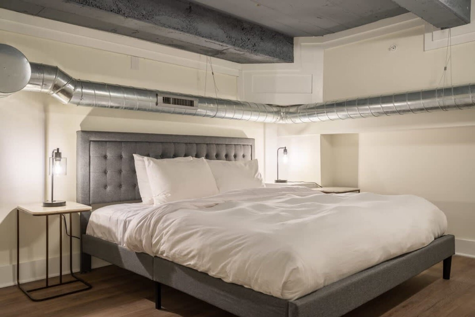 Building Photo - 150S S Independence Mall W