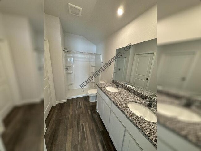 Building Photo - 504 Jameson