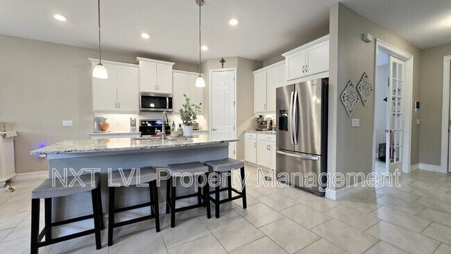 Building Photo - 804 Heather Lk Ave