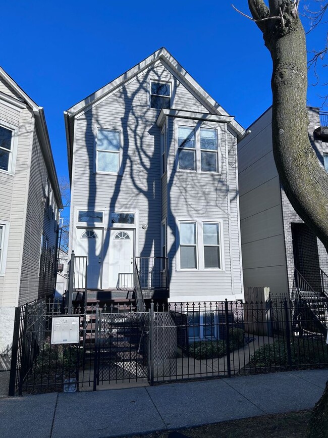 Building Photo - 1819 N Washtenaw Ave