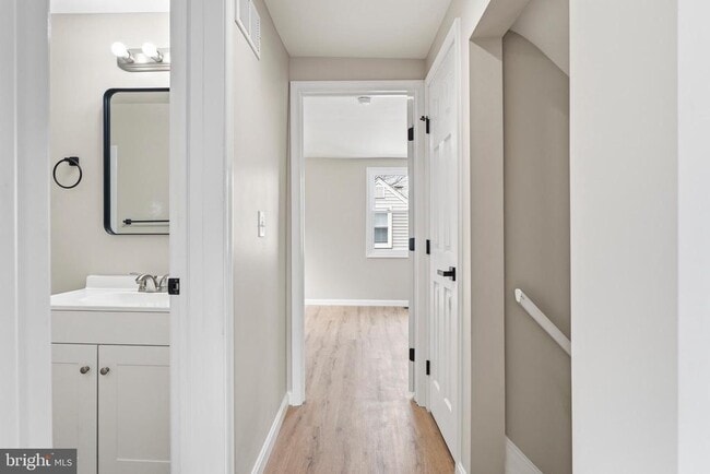 Building Photo - 706 Sue Grove Rd