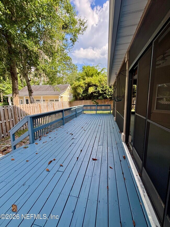 Building Photo - 11827 Crusselle Dr