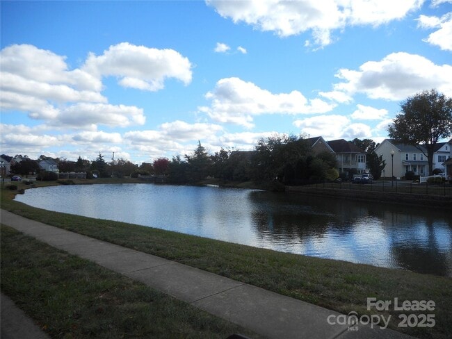 Building Photo - 3804 York Aly