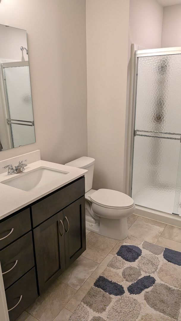 Building Photo - Amazing updated Chaska 4 bedroom home!