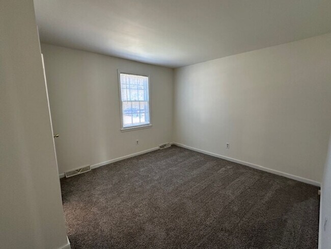 Building Photo - 5401 Bellmeadows Rd