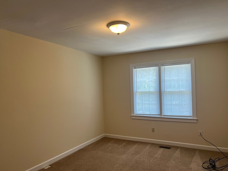 Building Photo - 2505 Saint Christopher Cir SW