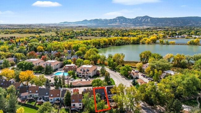 Building Photo - 3-bedroom, 2.5 bathroom home across the street from Twin Lakes