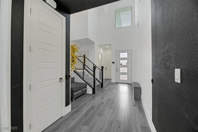 Primary Photo - 8117 Aster Meadow Way