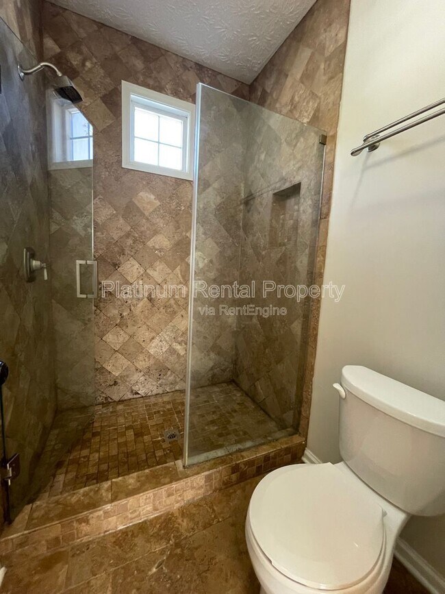 Building Photo - 301 Harmony Ct