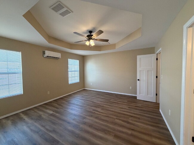 Building Photo - Last BRAND NEW 4BR Duplex left!!!