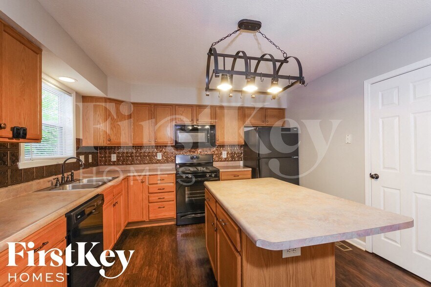 Building Photo - 944 Breaside Ln