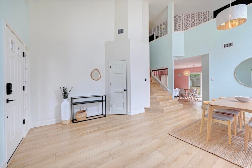 Building Photo - 2206 Rick Whinery Dr